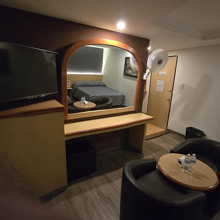 מקסיקו סיטי Hotel Y Villas Gran Via מראה חיצוני תמונה
