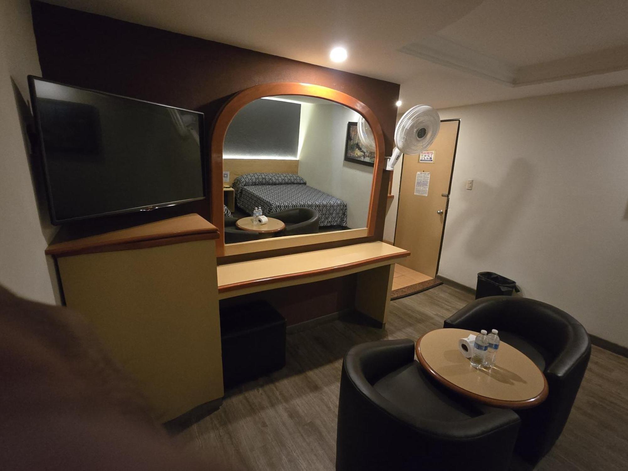 מקסיקו סיטי Hotel Y Villas Gran Via מראה חיצוני תמונה