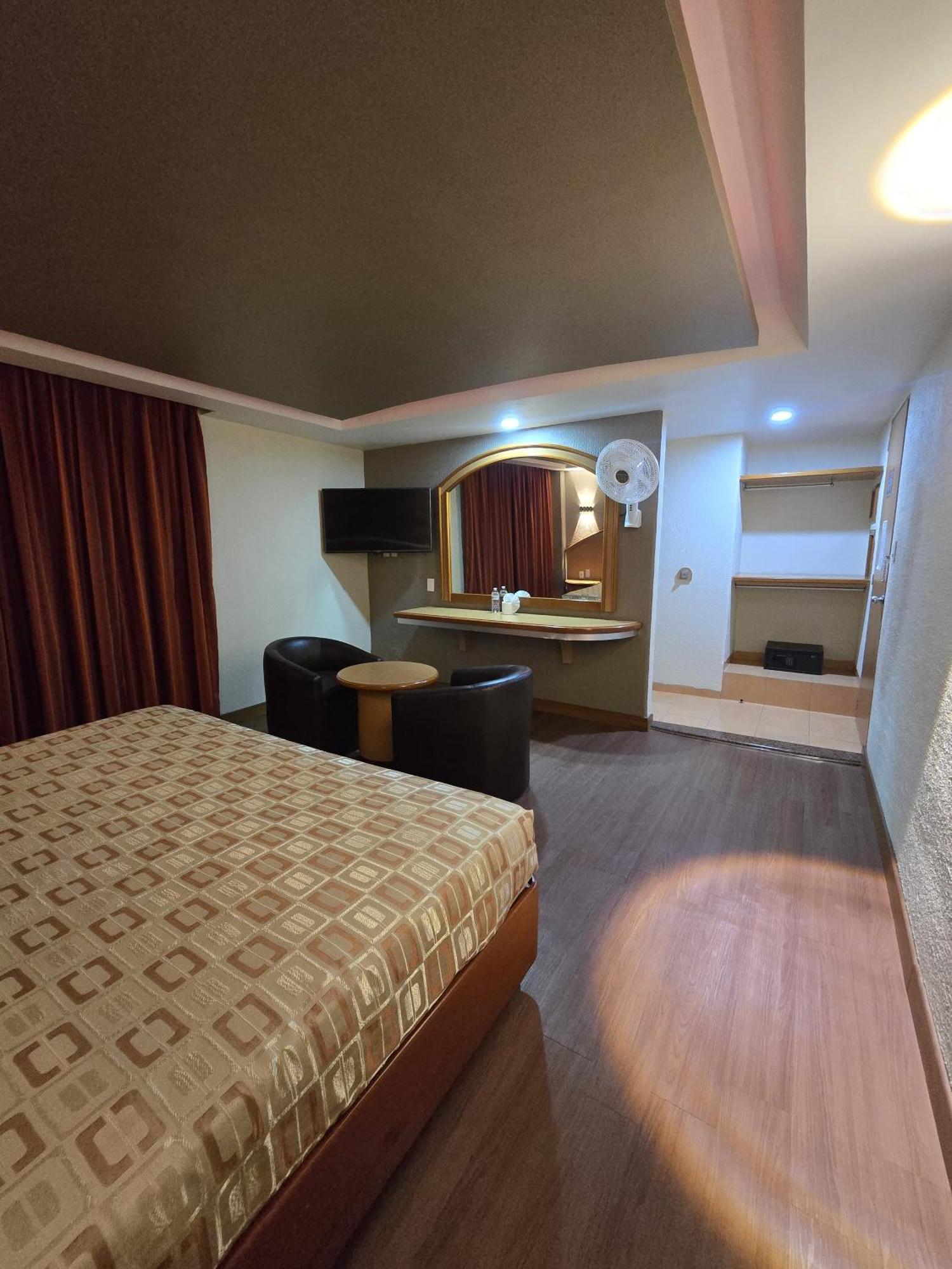 מקסיקו סיטי Hotel Y Villas Gran Via מראה חיצוני תמונה